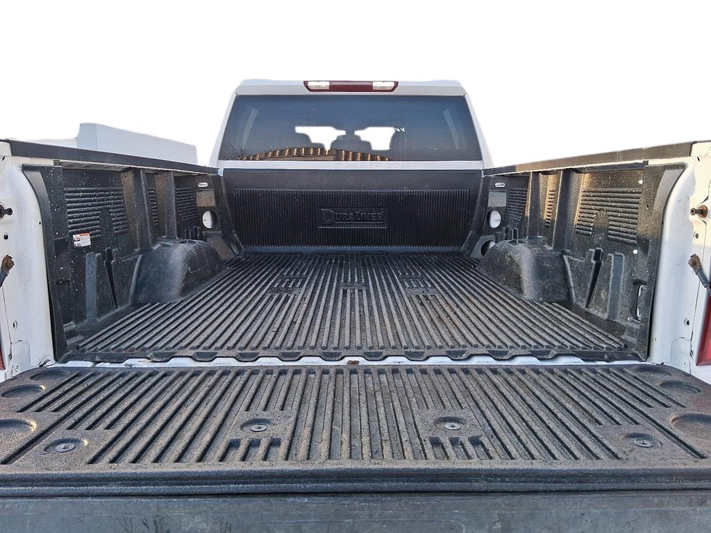 2022 Chevrolet Silverado 2500 Crew 4x4 Custom Standard Box in Stratford, Ontario - 19 - w1024h768px