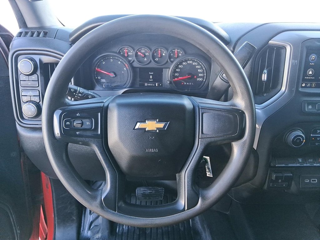 2022 Chevrolet Silverado 2500 Crew 4x4 Custom Standard Box in Stratford, Ontario - 12 - w1024h768px