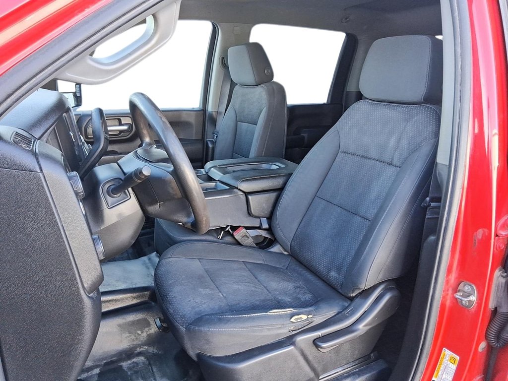 2022 Chevrolet Silverado 2500 Crew 4x4 Custom Standard Box in Stratford, Ontario - 8 - w1024h768px