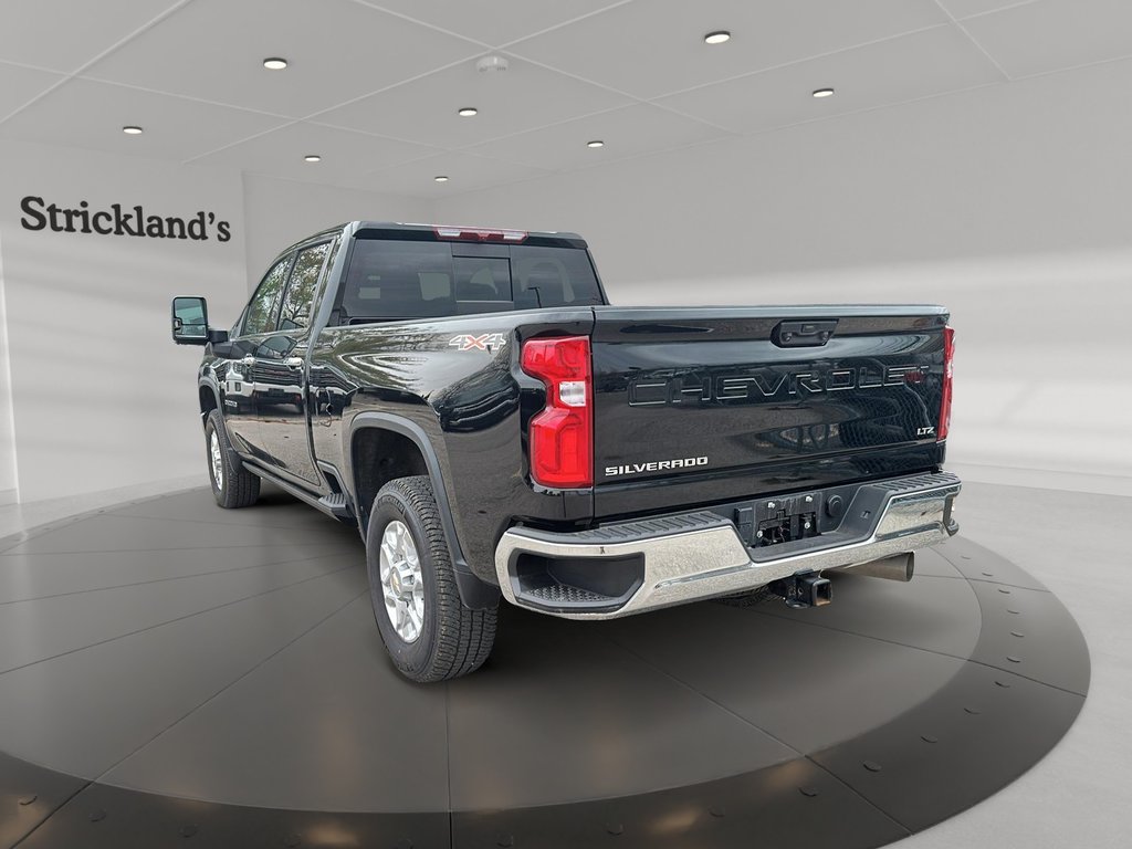 2023  Silverado 2500 Crew 4x4 LTZ Standard Box in Stratford, Ontario - 4 - w1024h768px