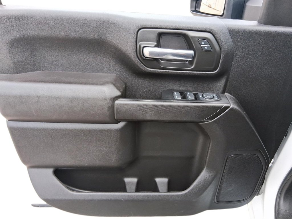 2024 Chevrolet Silverado 2500HD 4WD Crew Cab Standard Box Custom in Stratford, Ontario - 12 - w1024h768px
