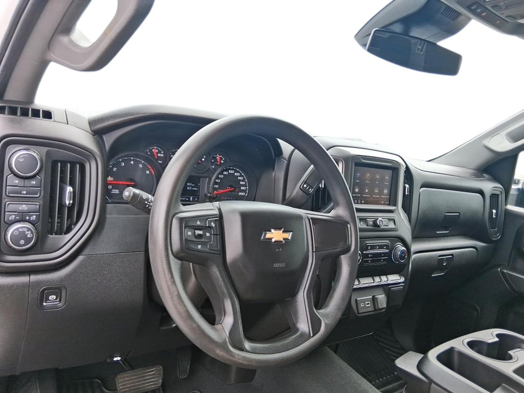 2024 Chevrolet Silverado 2500HD 4WD Crew Cab Standard Box Custom in Stratford, Ontario - 11 - w1024h768px