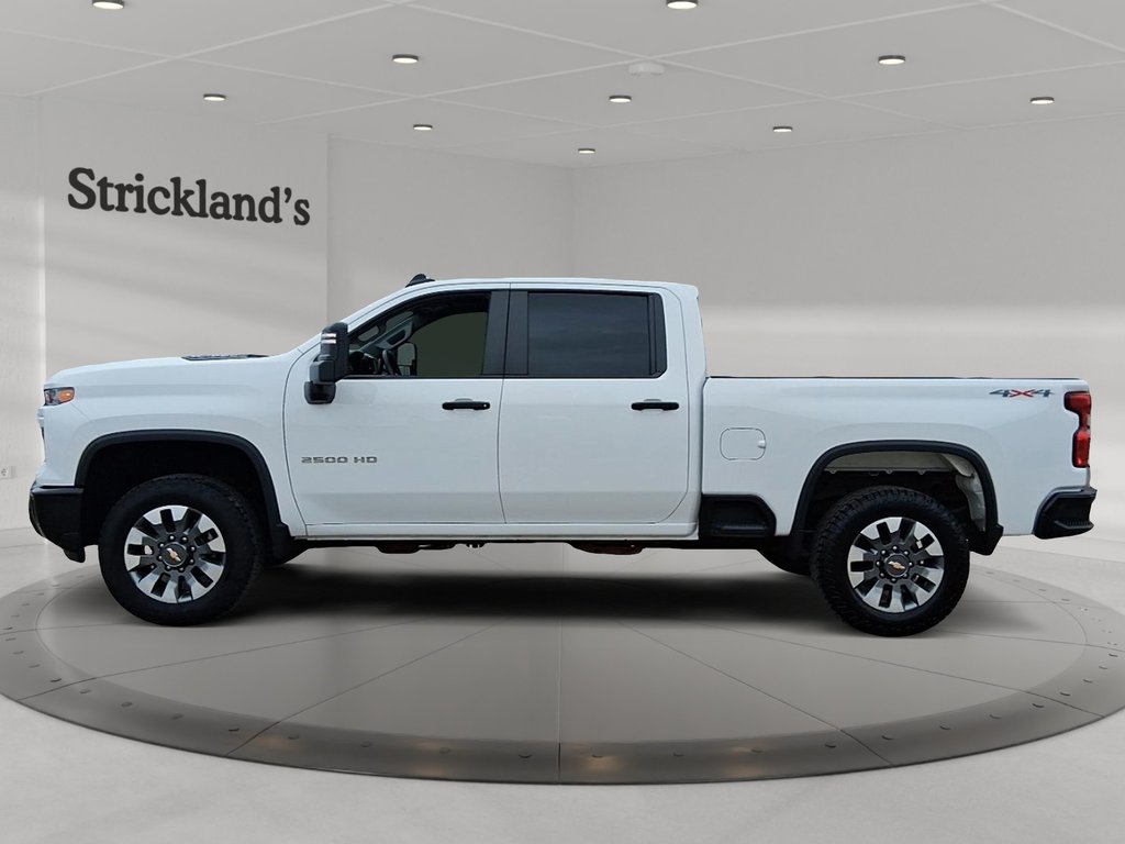 2024 Chevrolet Silverado 2500HD 4WD Crew Cab Standard Box Custom in Stratford, Ontario - 5 - w1024h768px