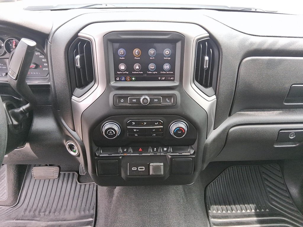 2024 Chevrolet Silverado 2500HD 4WD Crew Cab Standard Box Custom in Stratford, Ontario - 16 - w1024h768px
