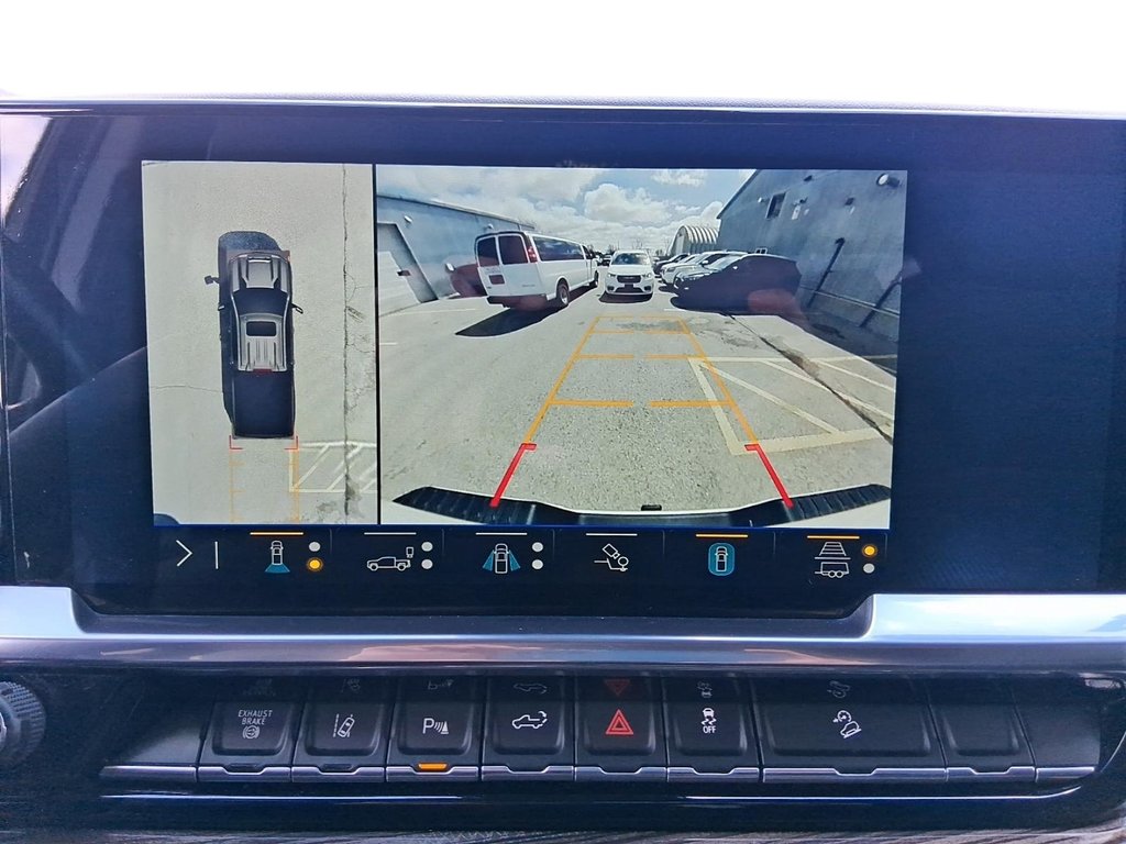 2024 Chevrolet Silverado 2500HD 4WD Crew Cab Standard Box LT in Stratford, Ontario - 21 - w1024h768px