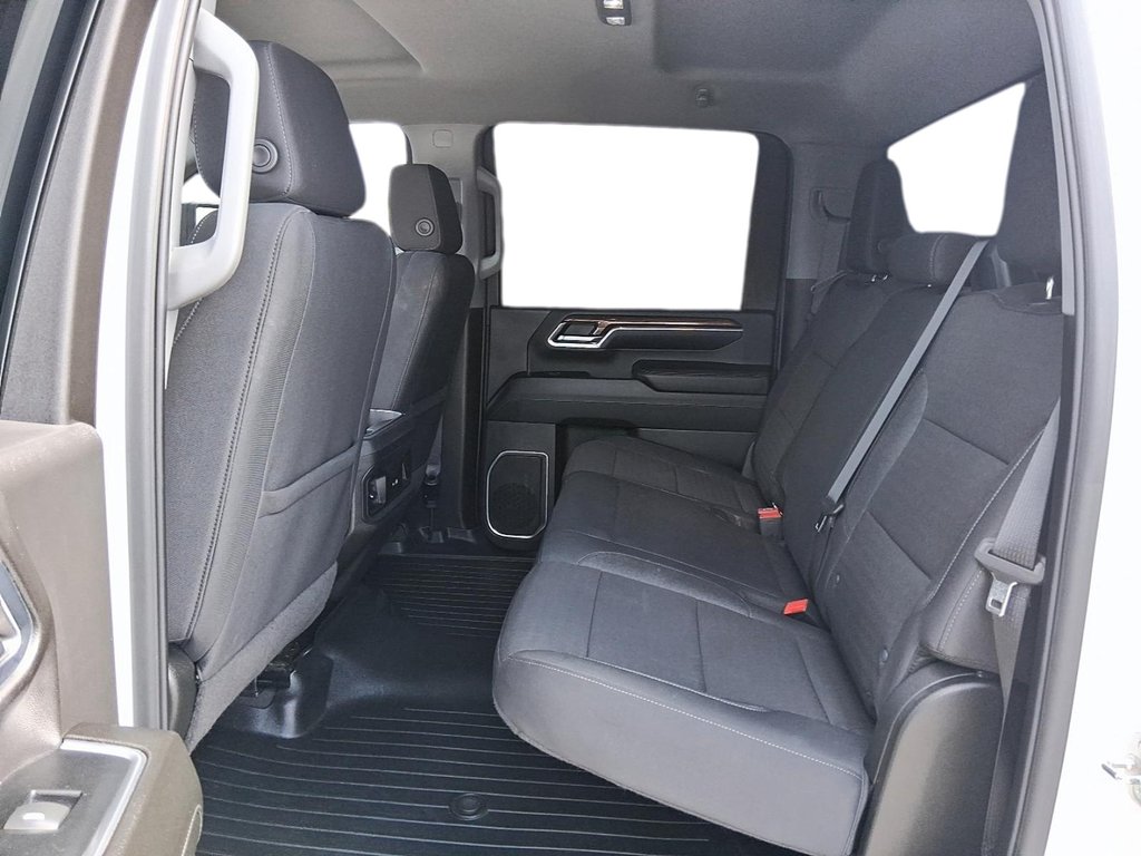 2024 Chevrolet Silverado 2500HD 4WD Crew Cab Standard Box LT in Stratford, Ontario - 10 - w1024h768px