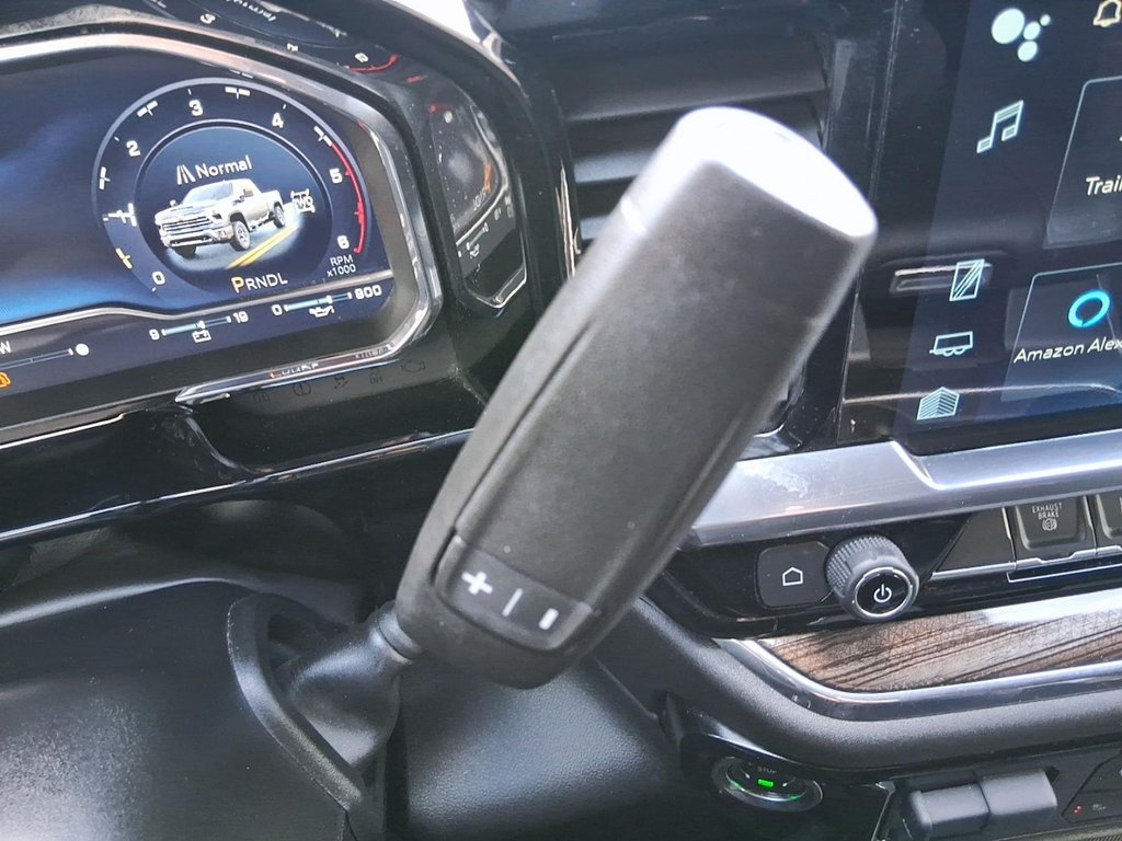 2024 Chevrolet Silverado 2500HD 4WD Crew Cab Standard Box LT in Stratford, Ontario - 17 - w1024h768px