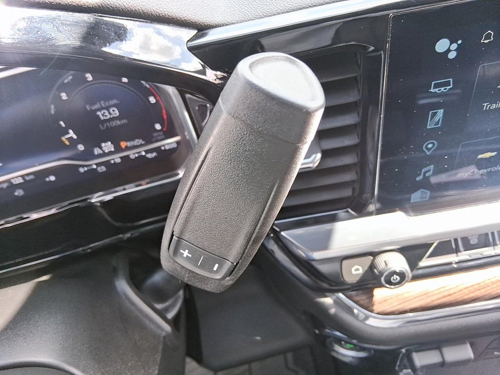 2024 Chevrolet Silverado 2500HD 4WD Crew Cab Long Box LT in Stratford, Ontario - 16 - w1024h768px
