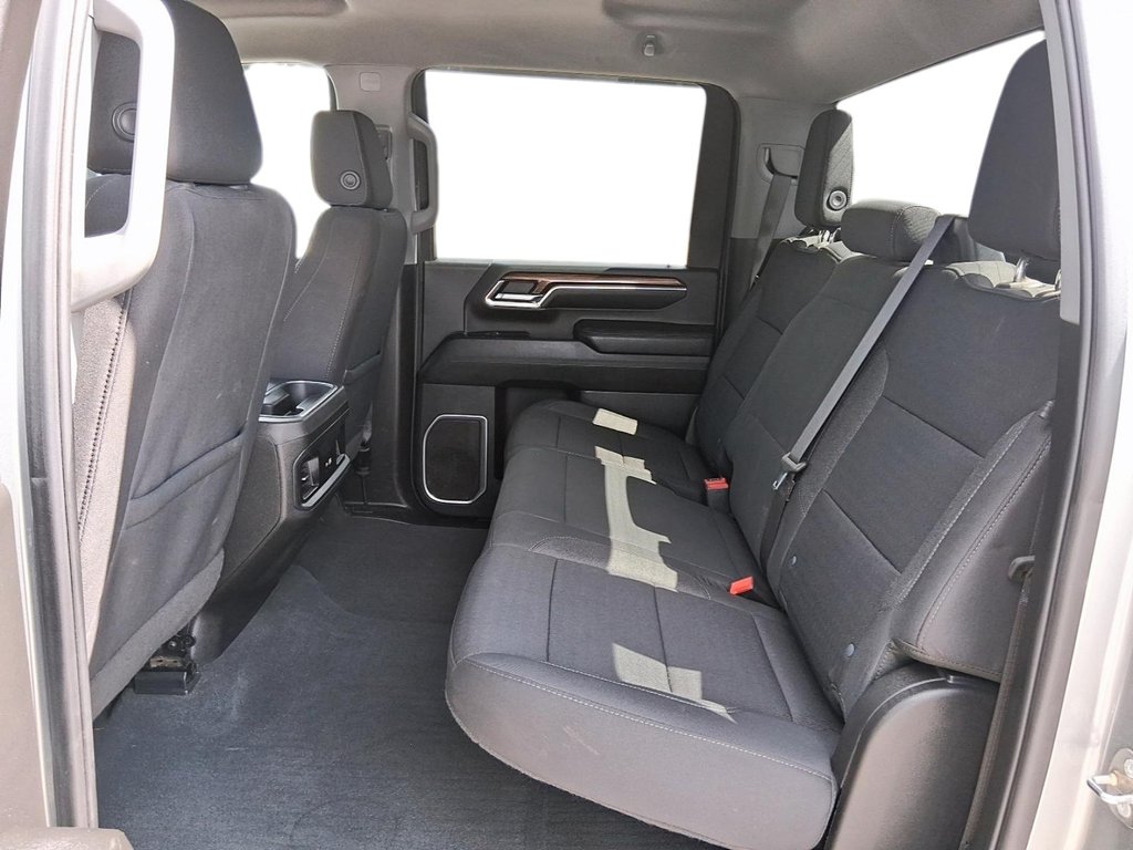 2024 Chevrolet Silverado 2500HD 4WD Crew Cab Long Box LT in Stratford, Ontario - 9 - w1024h768px