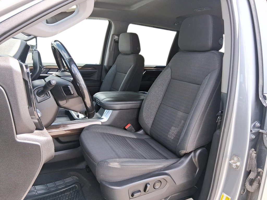 2024 Chevrolet Silverado 2500HD 4WD Crew Cab Long Box LT in Stratford, Ontario - 8 - w1024h768px