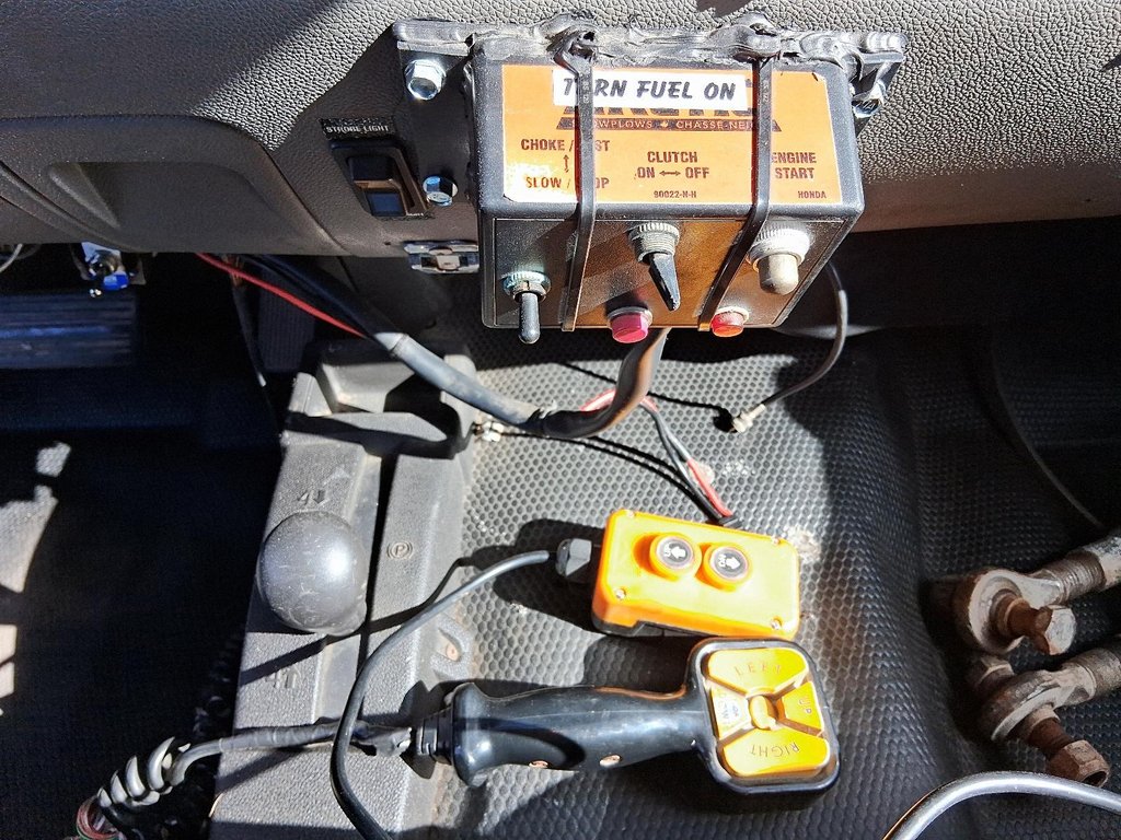 2013 Chevrolet Silverado 3500 HD WT Reg Cab Chassis 4WD 137WB 1SA in Stratford, Ontario - 17 - w1024h768px