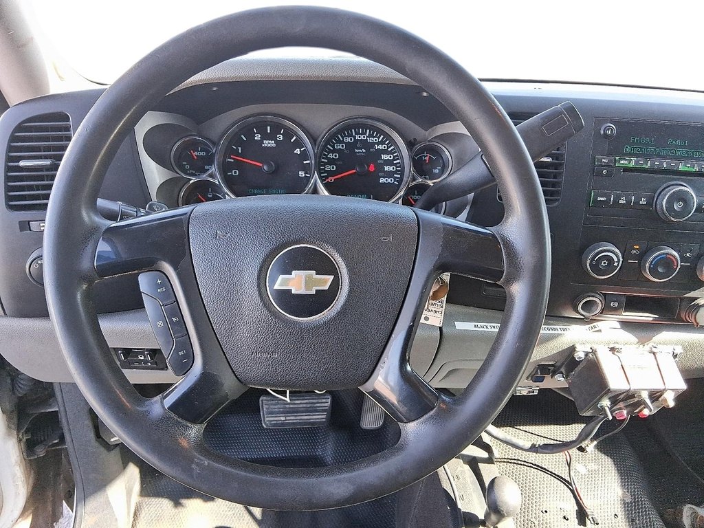 2013 Chevrolet Silverado 3500 HD WT Reg Cab Chassis 4WD 137WB 1SA in Stratford, Ontario - 11 - w1024h768px