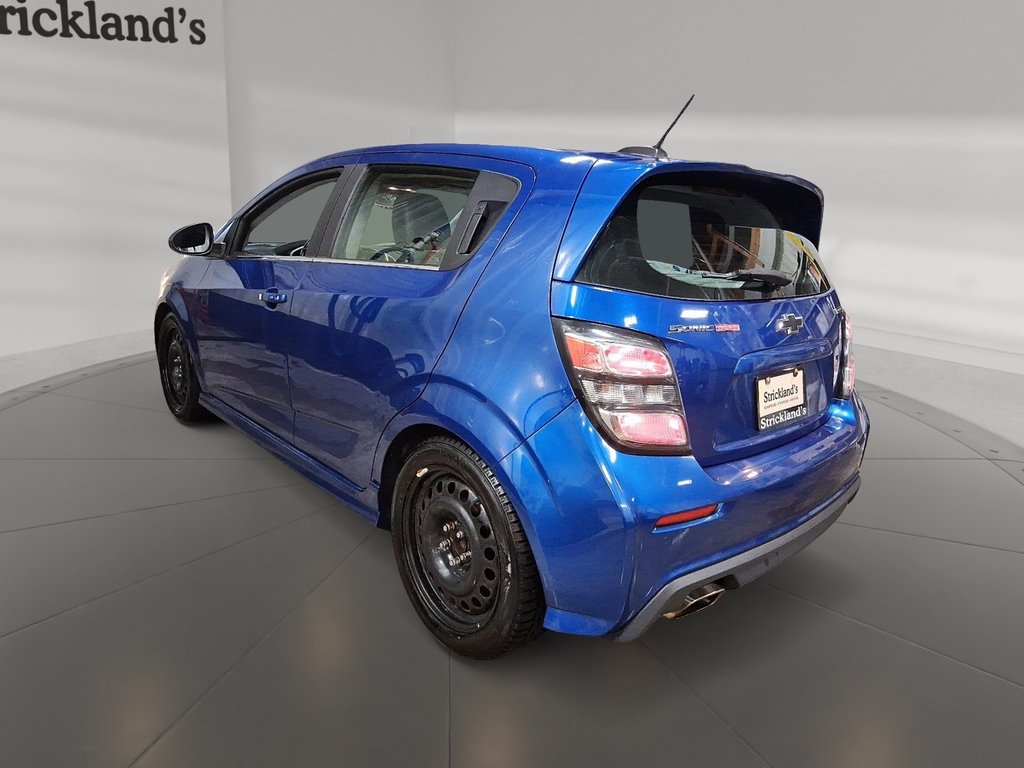 2018 Chevrolet Sonic 5-door Premier - 6AT in Stratford, Ontario - 4 - w1024h768px