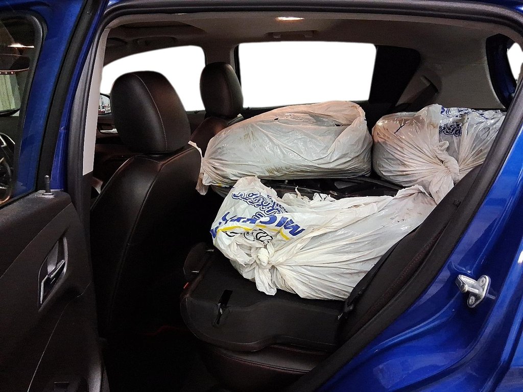 2018 Chevrolet Sonic 5-door Premier - 6AT in Stratford, Ontario - 9 - w1024h768px