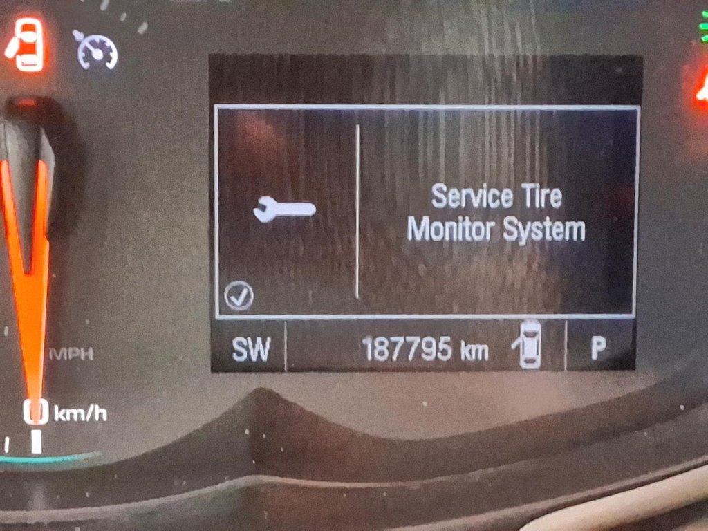 2018 Chevrolet Sonic 5-door Premier - 6AT in Stratford, Ontario - 13 - w1024h768px