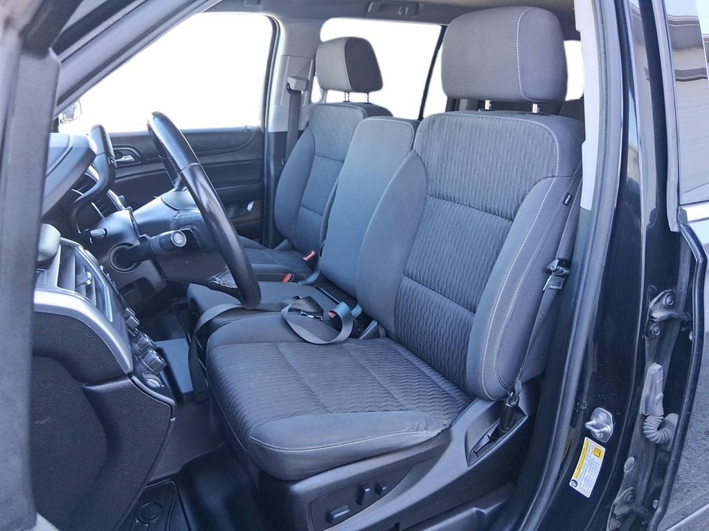2018 Chevrolet Suburban 4x2 LS in Stratford, Ontario - 9 - w1024h768px