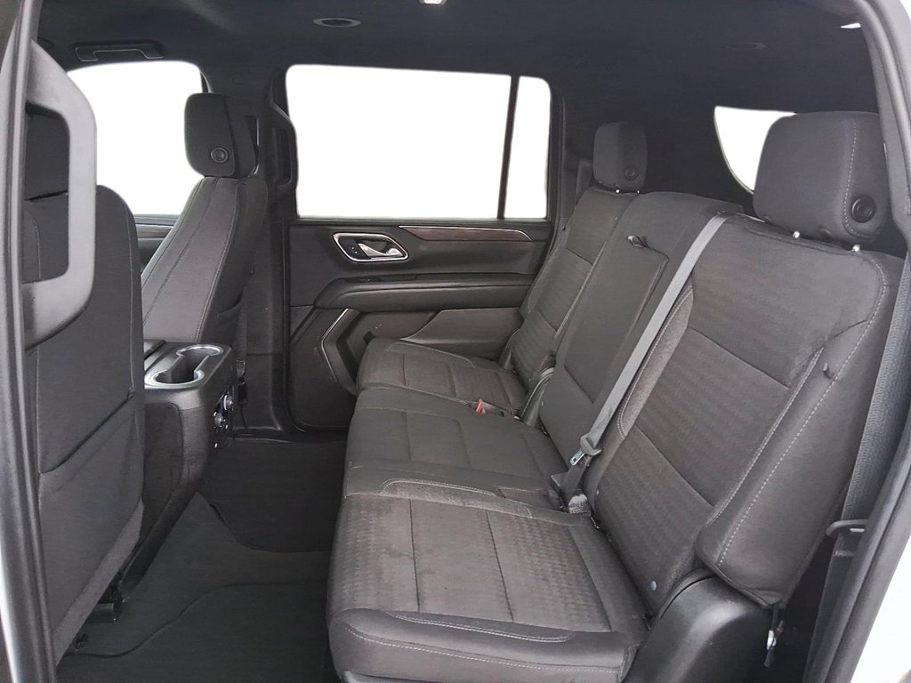 2024 Chevrolet Suburban 4WD 4dr LS in Stratford, Ontario - 9 - w1024h768px