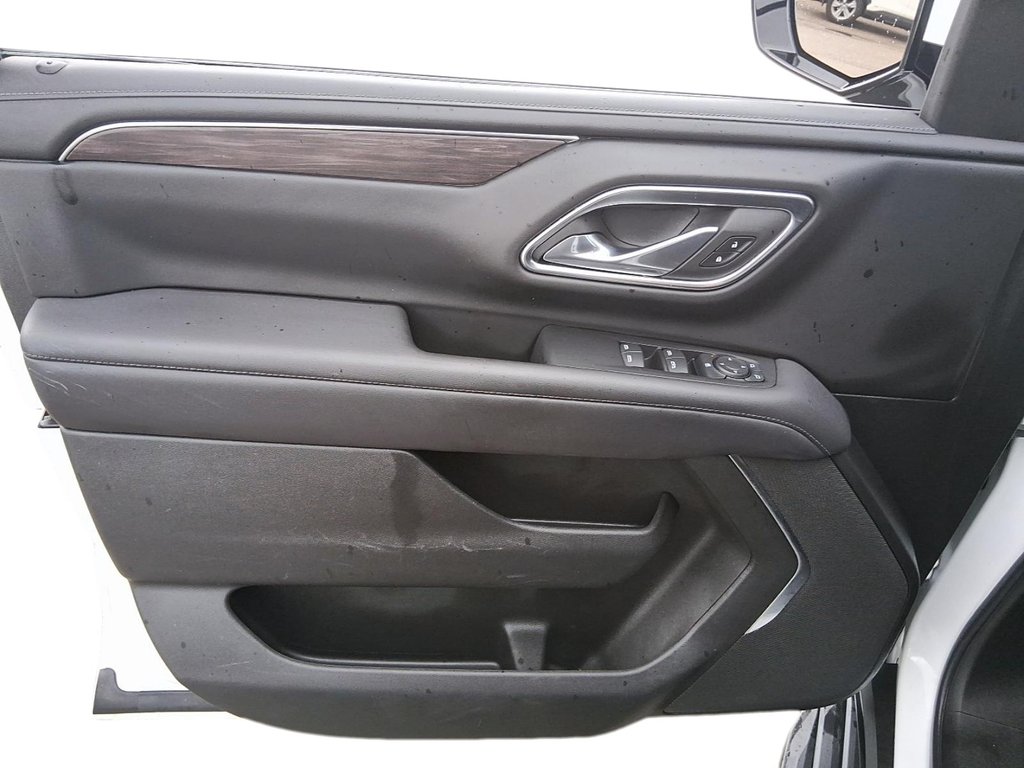 2024 Chevrolet Suburban 4WD 4dr LS in Stratford, Ontario - 12 - w1024h768px