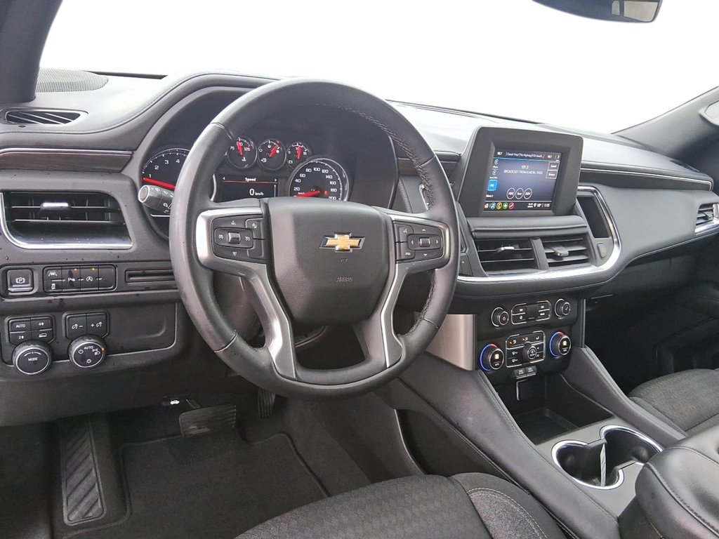 2024 Chevrolet Suburban 4WD 4dr LS in Stratford, Ontario - 11 - w1024h768px