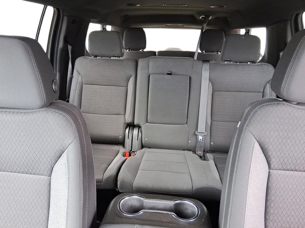 2024 Chevrolet Suburban 4WD 4dr LS in Stratford, Ontario - 10 - w1024h768px