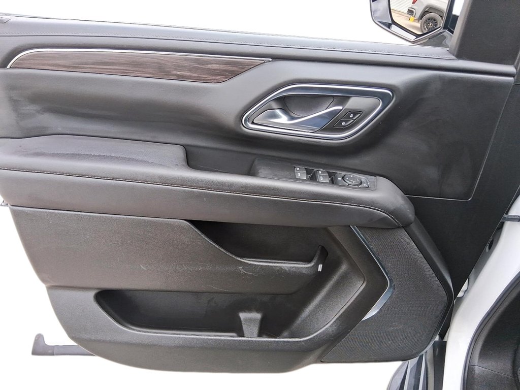 2024 Chevrolet Suburban 4WD 4dr LS in Stratford, Ontario - 13 - w1024h768px