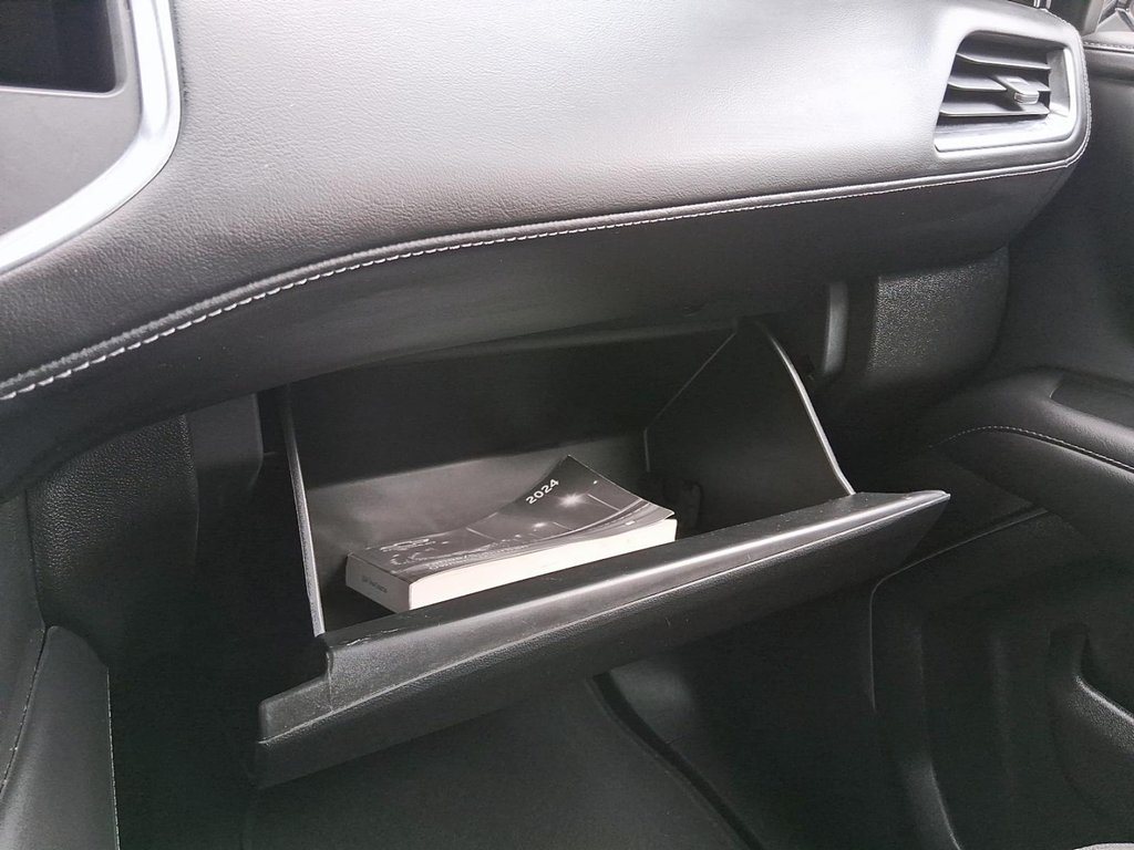 2024 Chevrolet Suburban 4WD 4dr LS in Stratford, Ontario - 18 - w1024h768px