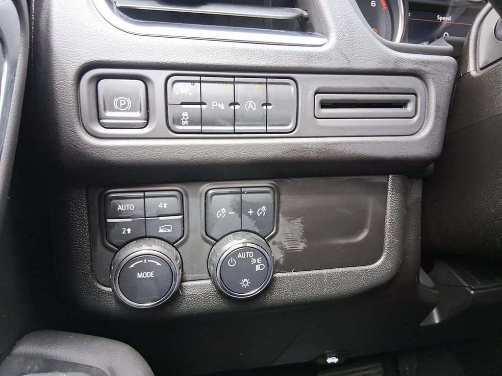 2024 Chevrolet Suburban 4WD 4dr LS in Stratford, Ontario - 20 - w1024h768px