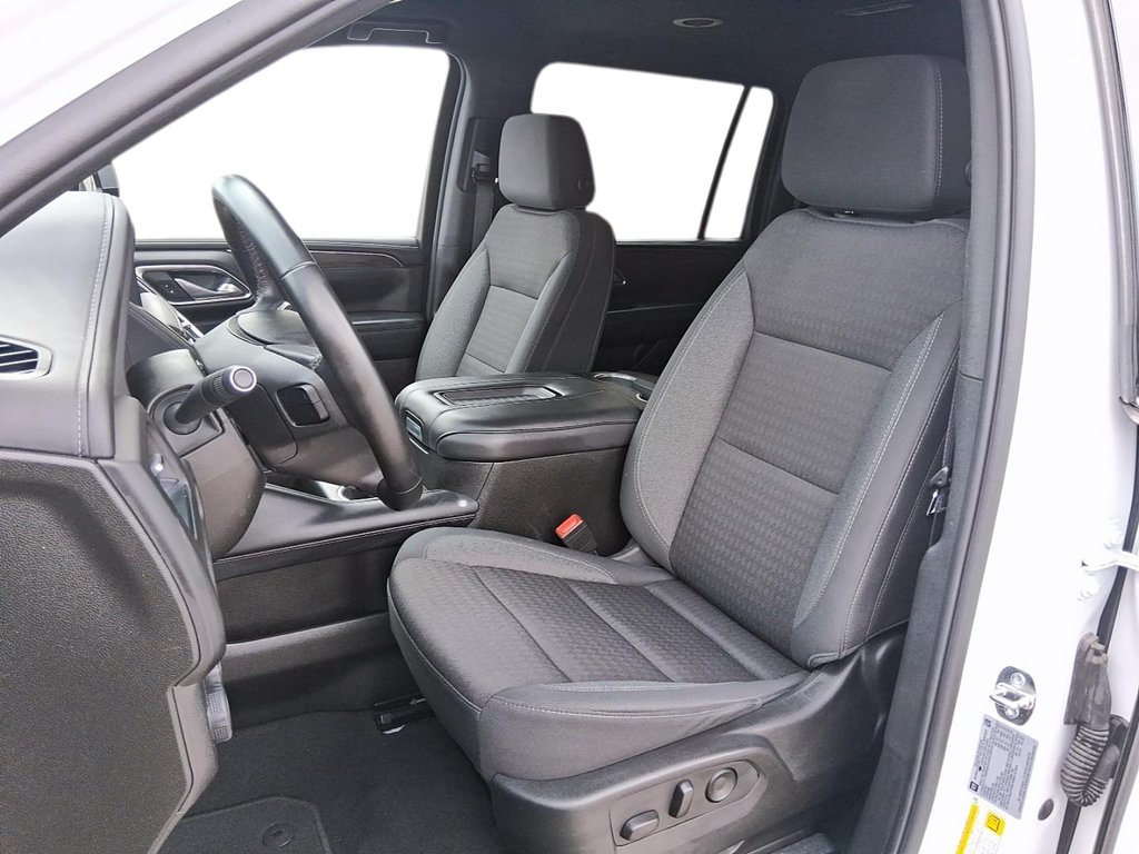 2024 Chevrolet Suburban 4WD 4dr LS in Stratford, Ontario - 8 - w1024h768px