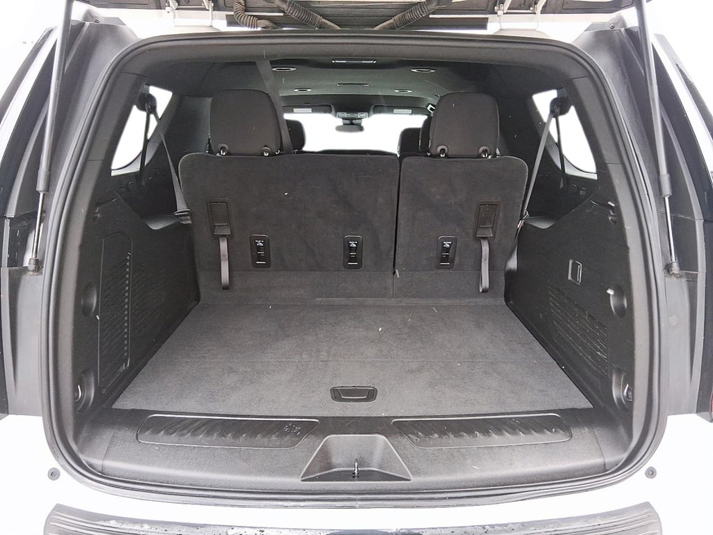 2024 Chevrolet Suburban 4WD 4dr LS in Stratford, Ontario - 6 - w1024h768px