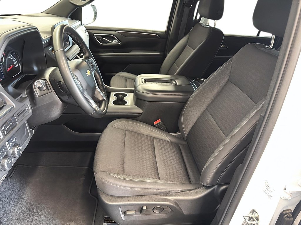 2024 Chevrolet Suburban 4WD 4dr LS in Stratford, Ontario - 8 - w1024h768px