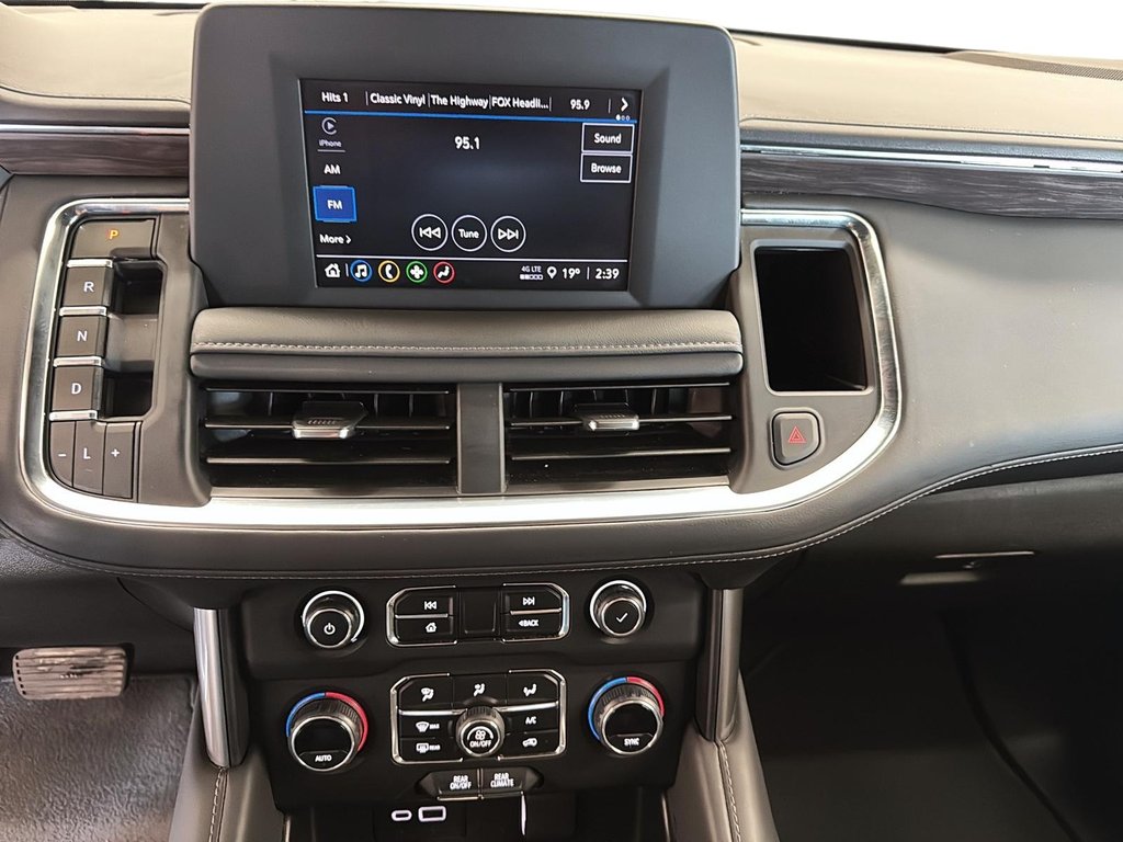 2024 Chevrolet Suburban 4WD 4dr LS in Stratford, Ontario - 16 - w1024h768px