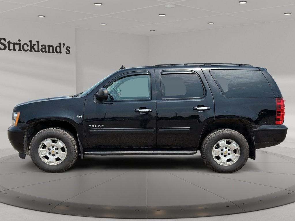 2014  Tahoe LS 4WD 1SA in Stratford, Ontario - 5 - w1024h768px