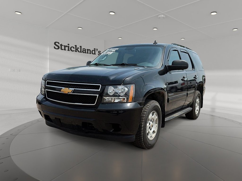 2014  Tahoe LS 4WD 1SA in Stratford, Ontario - 1 - w1024h768px