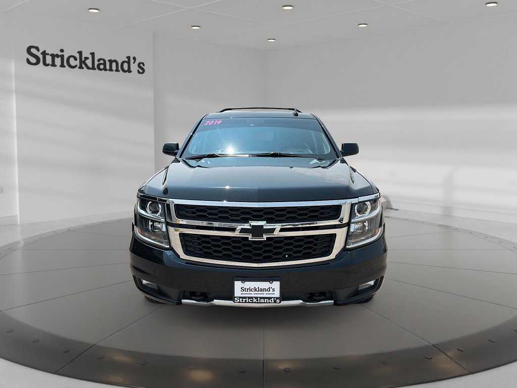 2019 Chevrolet Tahoe 4x4 LT in Stratford, Ontario - 2 - w1024h768px