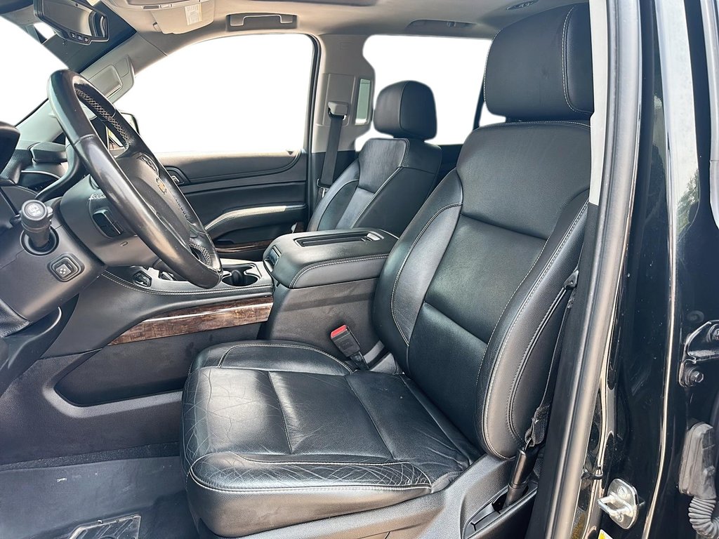 2019 Chevrolet Tahoe 4x4 LT in Stratford, Ontario - 8 - w1024h768px