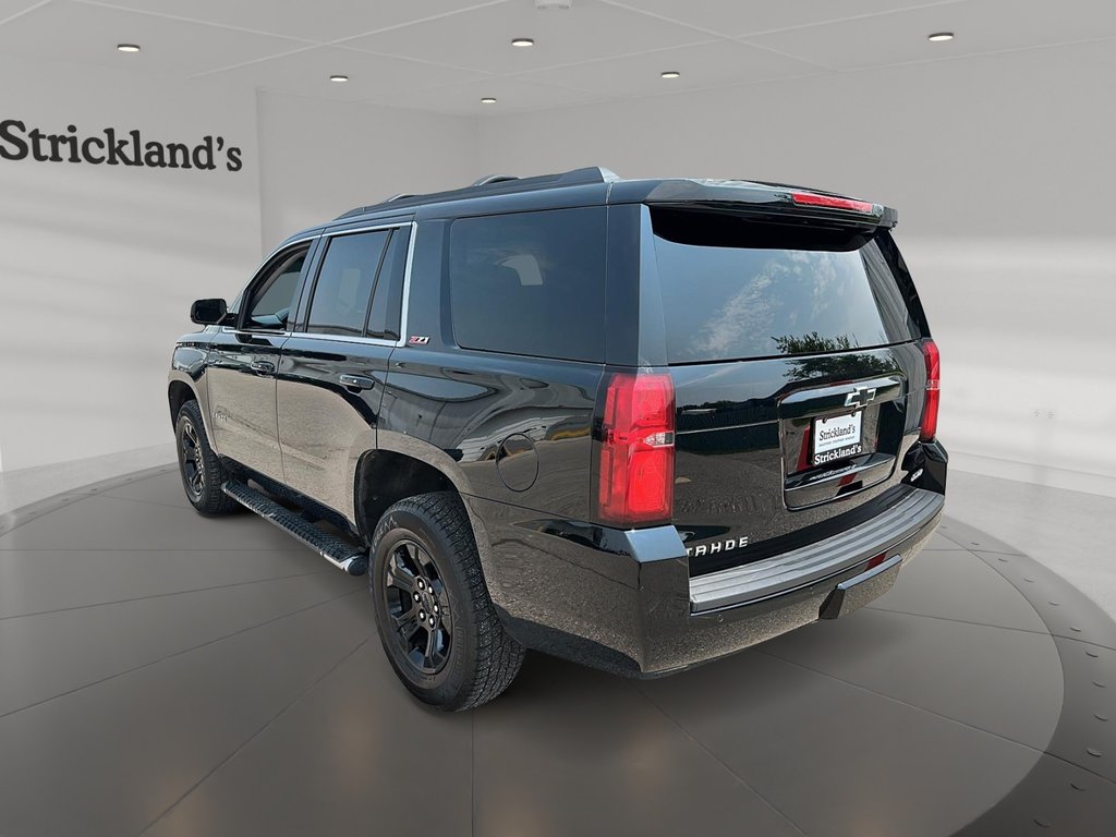 2019 Chevrolet Tahoe 4x4 LT in Stratford, Ontario - 4 - w1024h768px