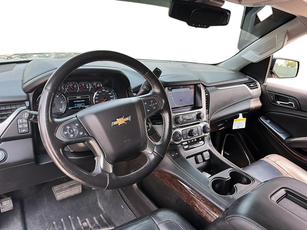 2019 Chevrolet Tahoe 4x4 LT in Stratford, Ontario - 9 - w1024h768px
