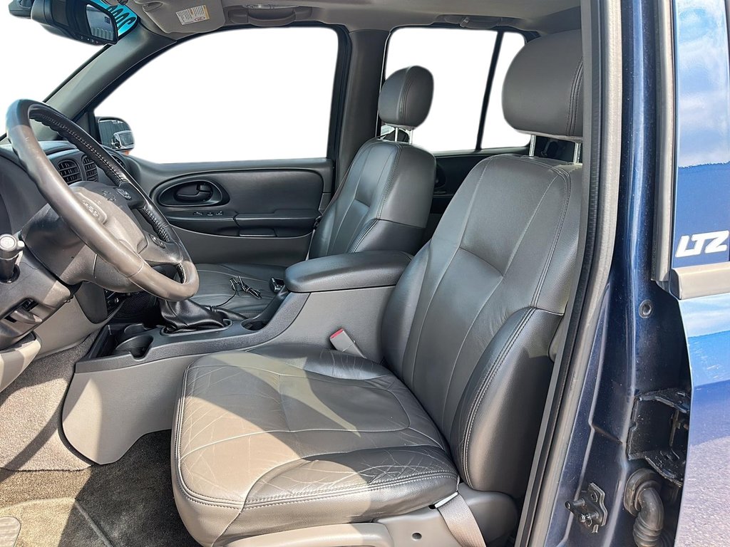 2002 Chevrolet Trailblazer 4Dr LTZ in Stratford, Ontario - 7 - w1024h768px
