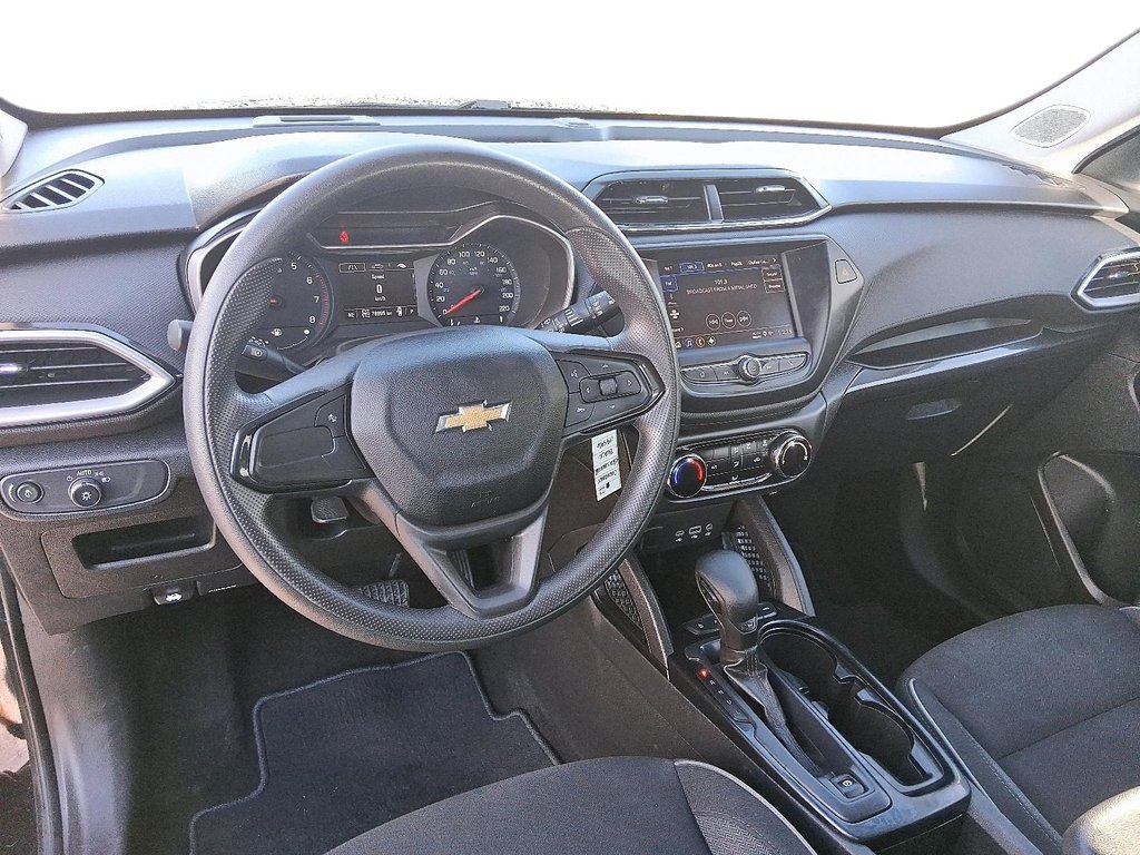 2022 Chevrolet Trailblazer AWD LS in Stratford, Ontario - 10 - w1024h768px