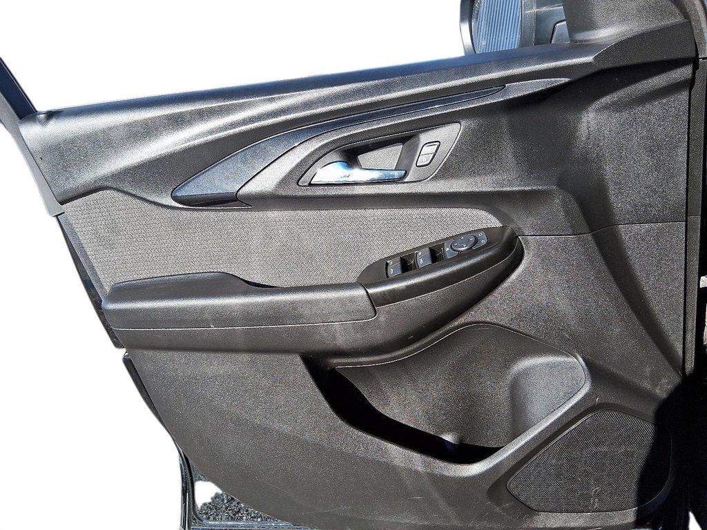 2022 Chevrolet Trailblazer AWD LS in Stratford, Ontario - 11 - w1024h768px