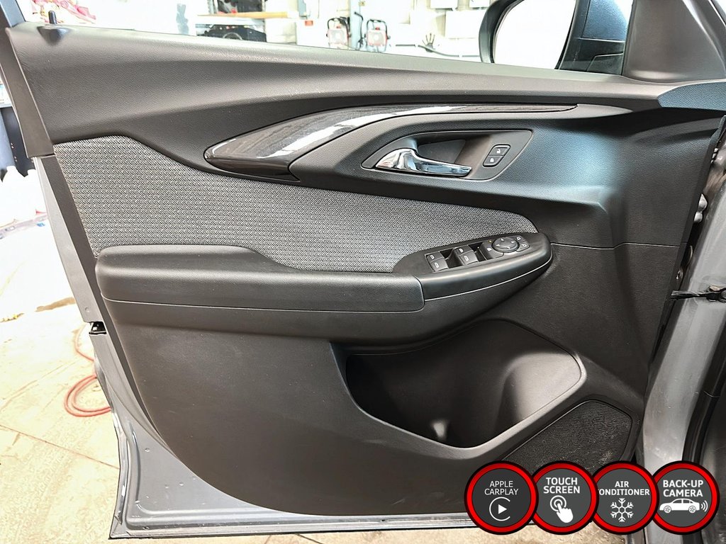 2023 Chevrolet Trailblazer FWD LS in Stratford, Ontario - 10 - w1024h768px