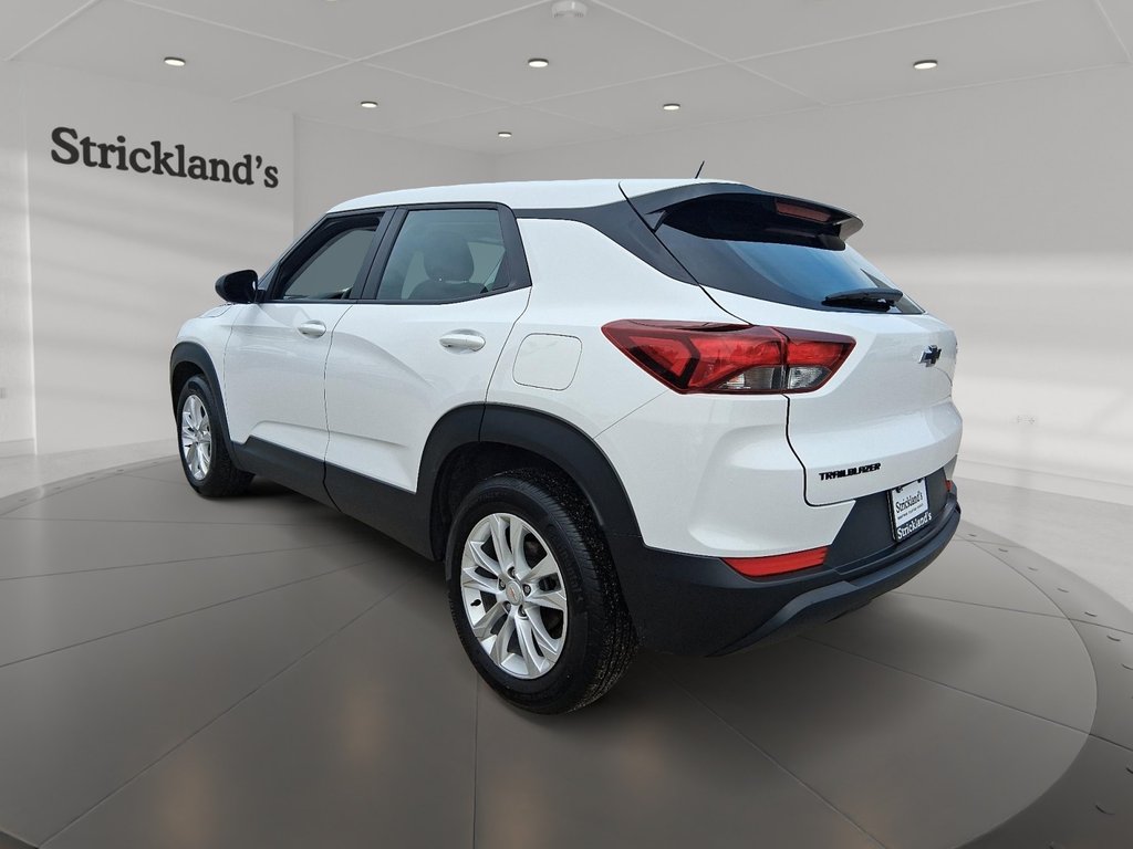 2023 Chevrolet Trailblazer FWD LS in Stratford, Ontario - 4 - w1024h768px