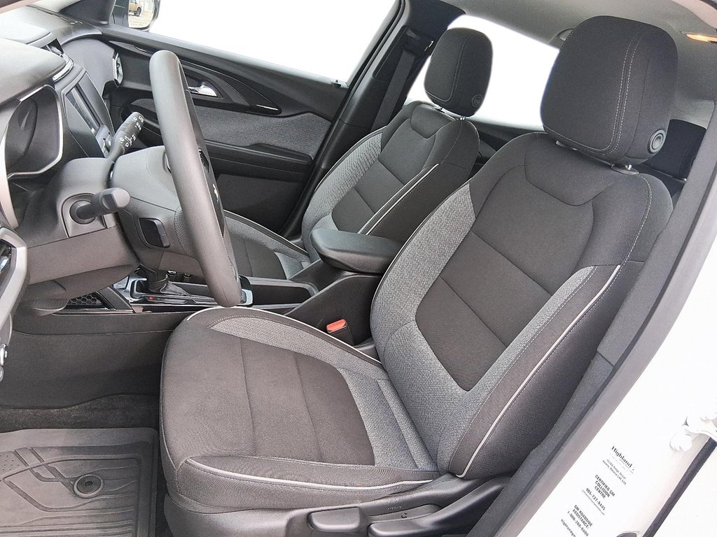 2023 Chevrolet Trailblazer FWD LS in Stratford, Ontario - 8 - w1024h768px