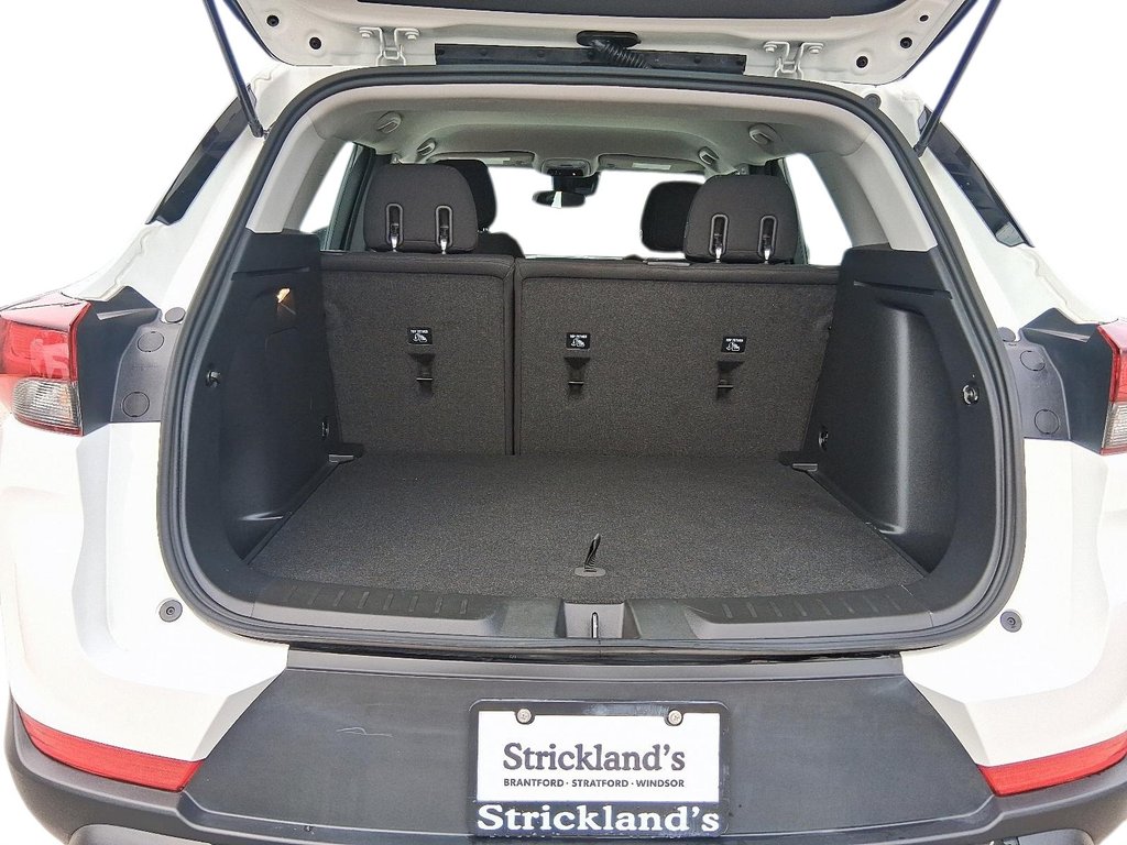 2023 Chevrolet Trailblazer FWD LS in Stratford, Ontario - 6 - w1024h768px