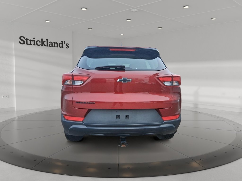 2023 Chevrolet Trailblazer FWD LS in Stratford, Ontario - 3 - w1024h768px