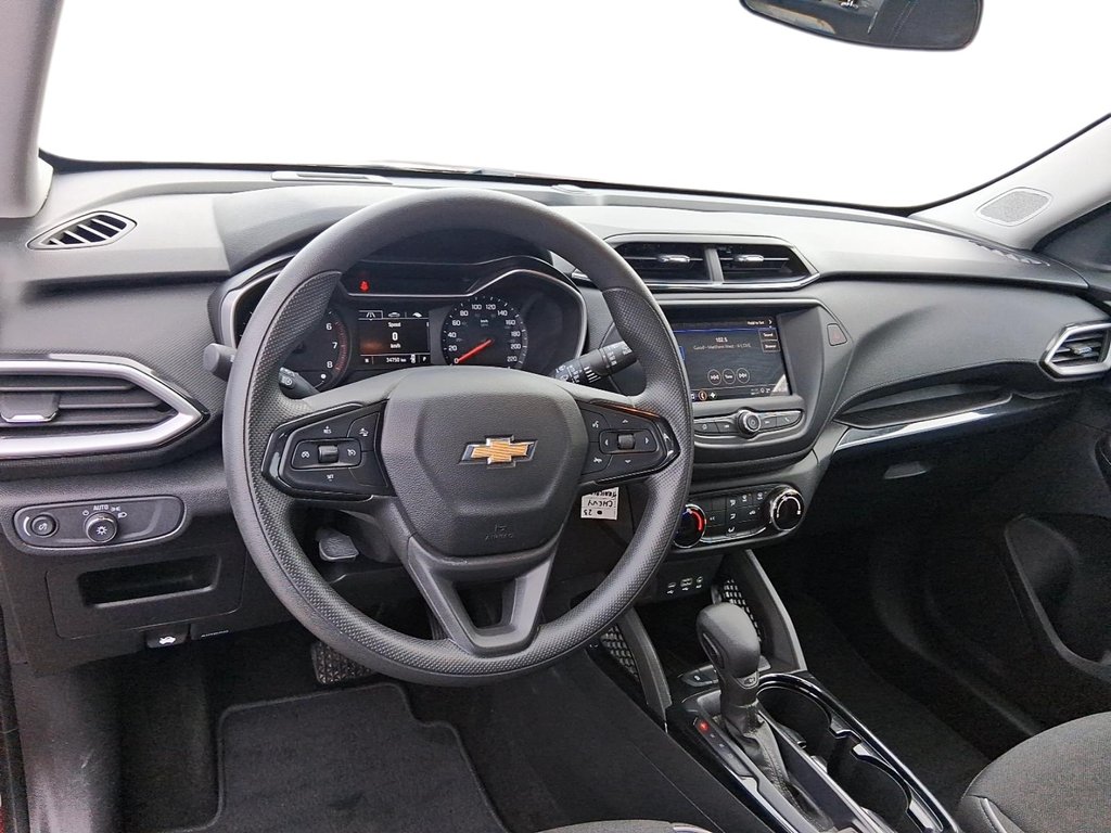 2023 Chevrolet Trailblazer FWD LS in Stratford, Ontario - 10 - w1024h768px