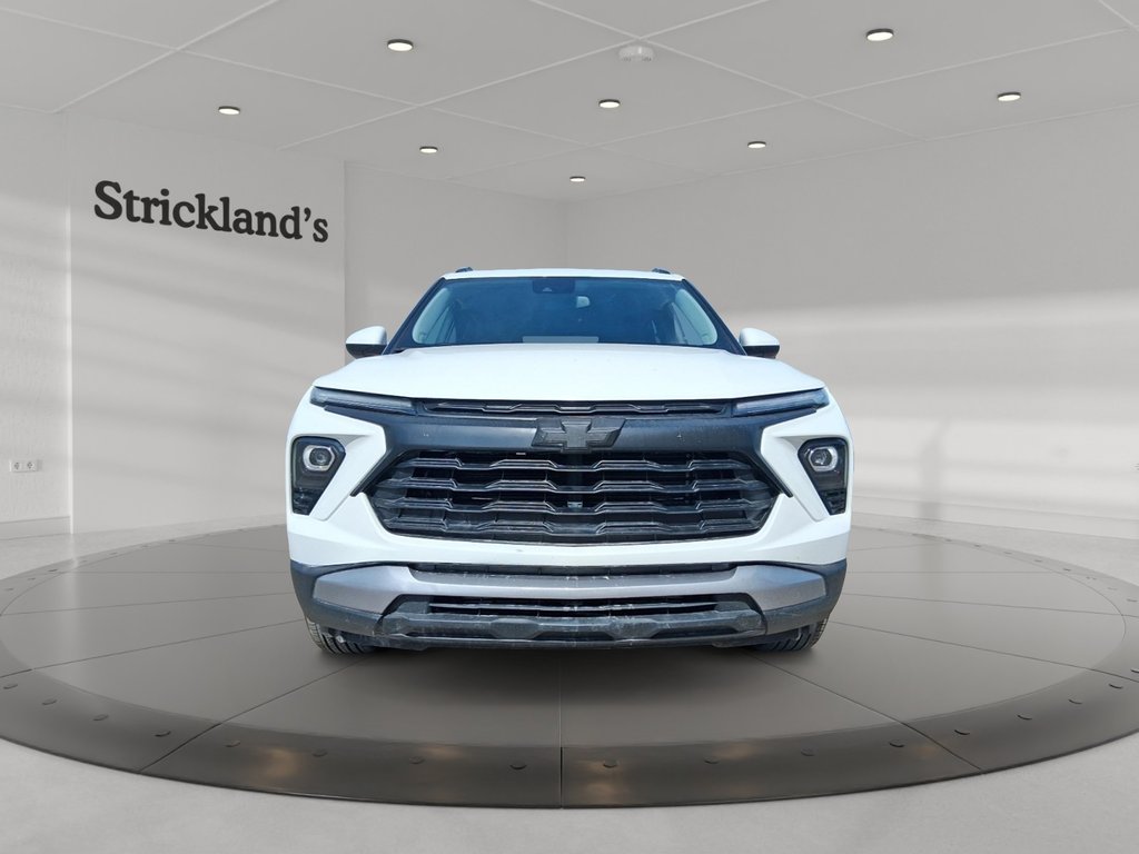 2025 Chevrolet Trailblazer AWD 4dr LT in Stratford, Ontario - 2 - w1024h768px