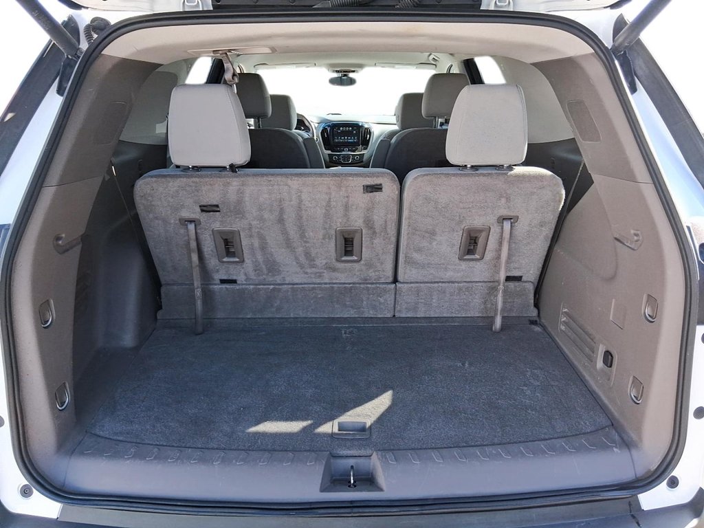 2019 Chevrolet Traverse FWD LT in Stratford, Ontario - 6 - w1024h768px