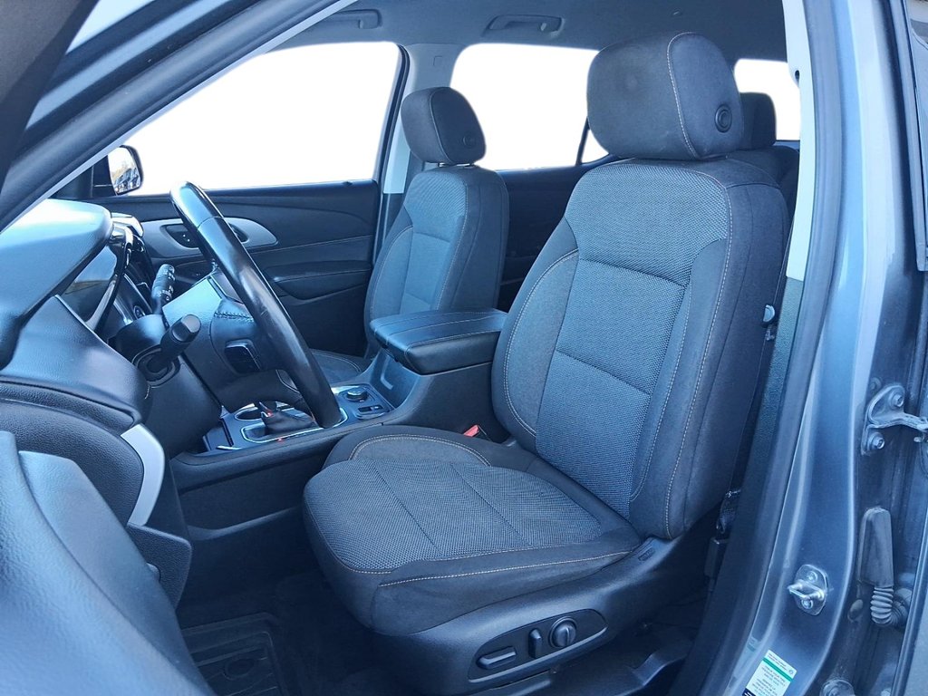 2019 Chevrolet Traverse AWD LT in Stratford, Ontario - 8 - w1024h768px