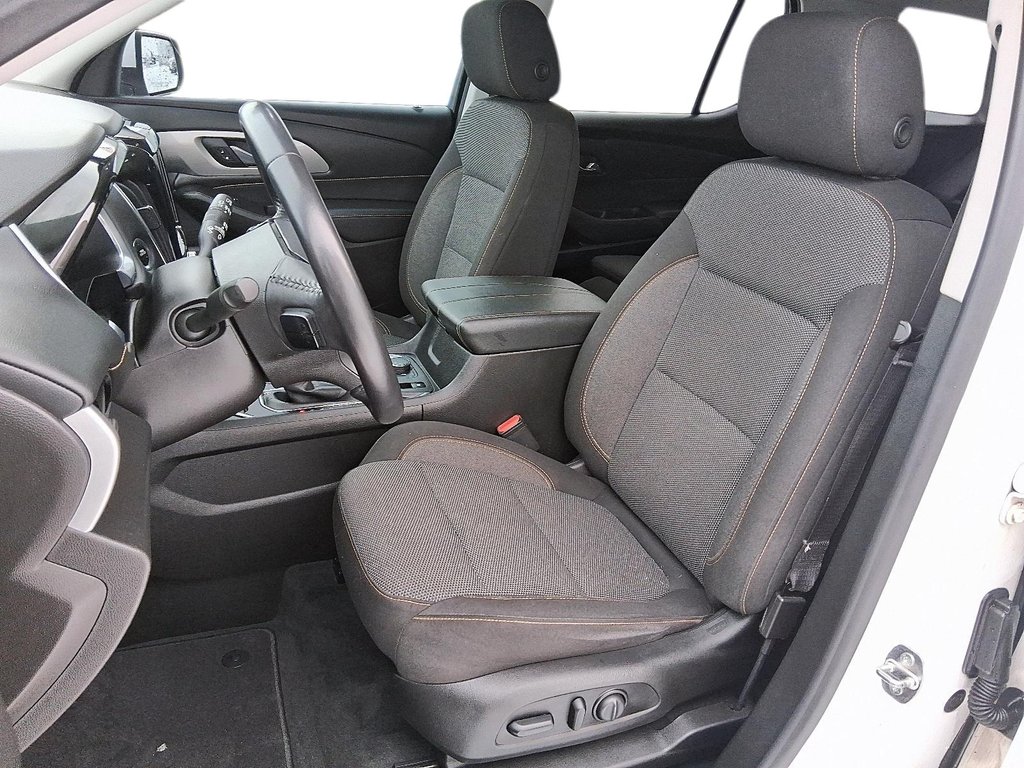 2021 Chevrolet Traverse AWD LT in Stratford, Ontario - 8 - w1024h768px